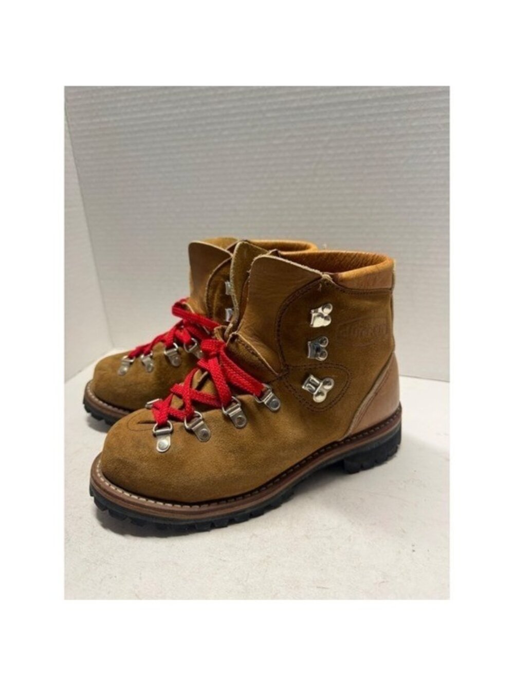 Vintage Dunham Waffle Stomper Hiking Boots Tan Suede Leather Vibram 6 M 6051